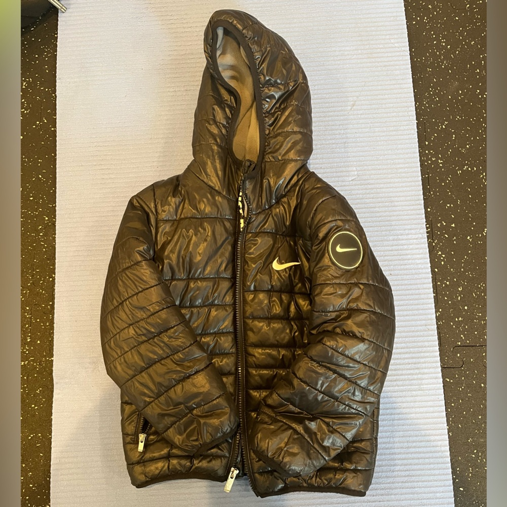 Nike Black Puffer hooded Jacket size 7